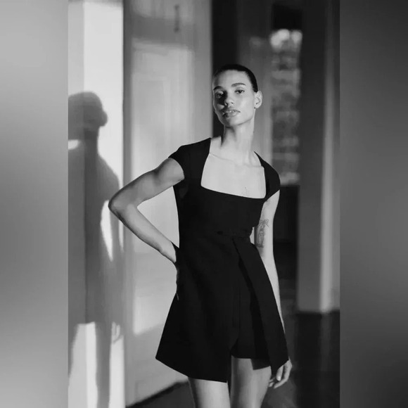 NWT ZARA SHORT JUMPSUIT WITH TIE - Picture 3 of 7